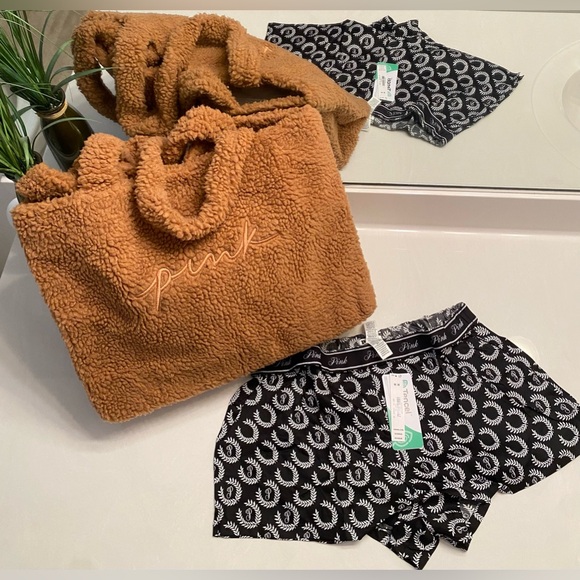 Pink vs Sherpa tote and sleep boxy size medium - Picture 1 of 12